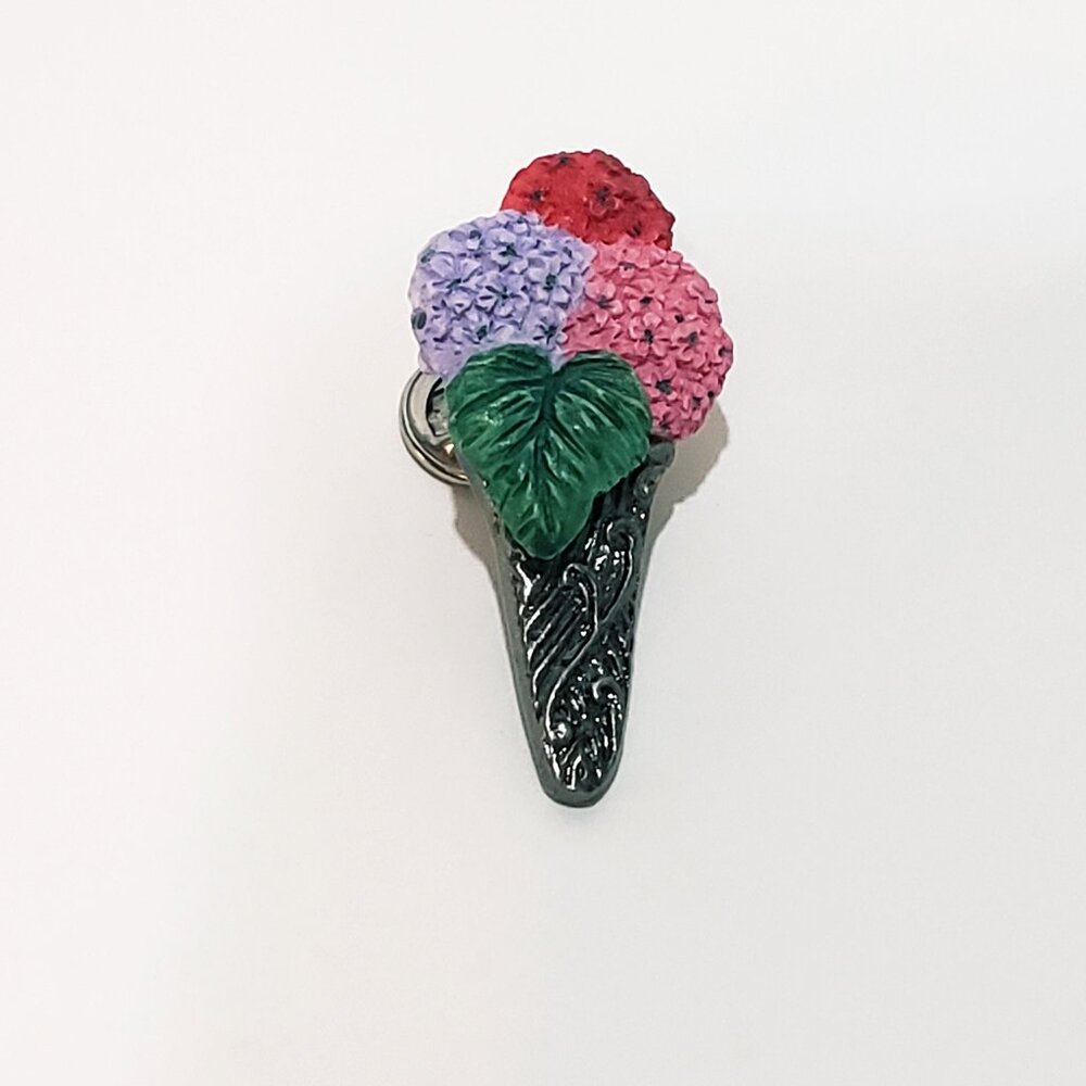 Hydrangea Bouquet Flowers Ceramic Metal Brooch Silver Tone Pin 1.5" Ballou Reg’d